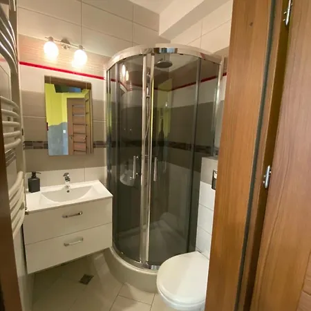 Quarto em Acomodações Particulares Daria Goscinne *